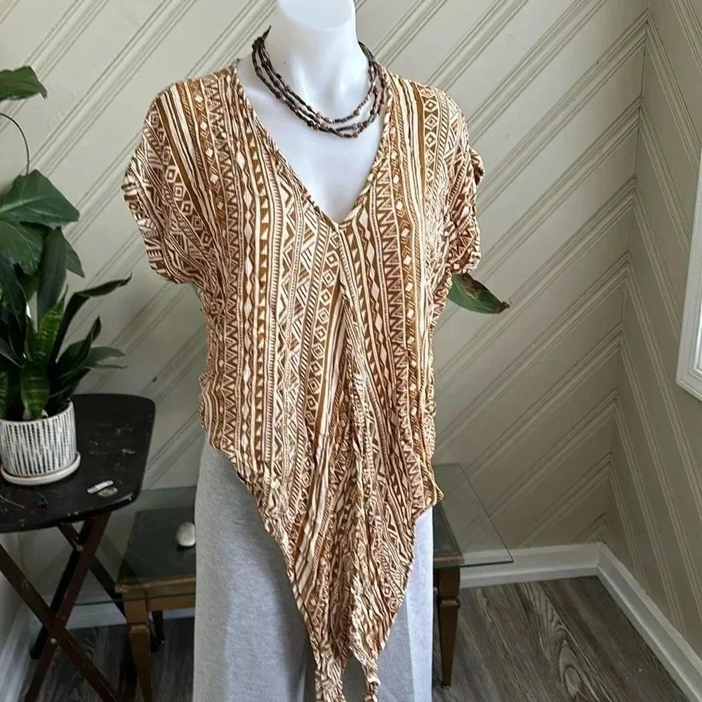 Vici Tribal Print Vneck Front Tie Top Small